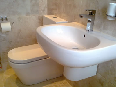 Luxury fitted bathroom to full customer specification
